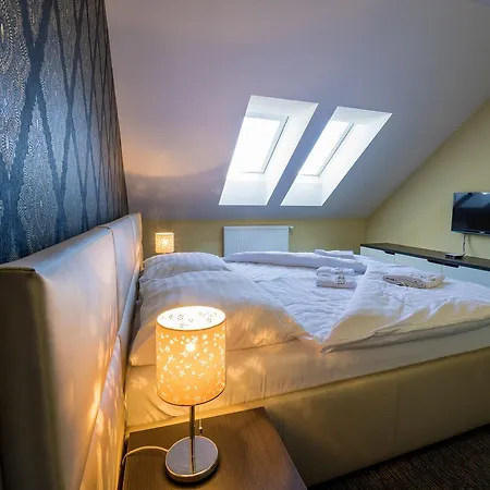 Pensión Precedens 2*