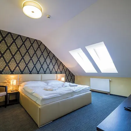 Precedens 2* Tőketerebes