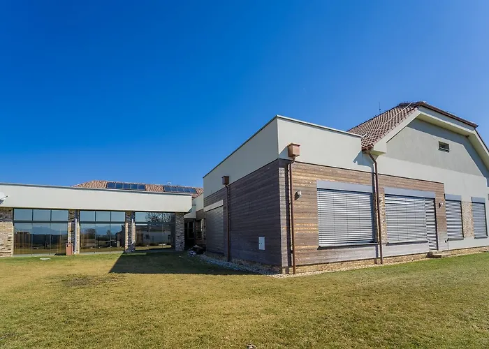 Precedens 2* Trebisov